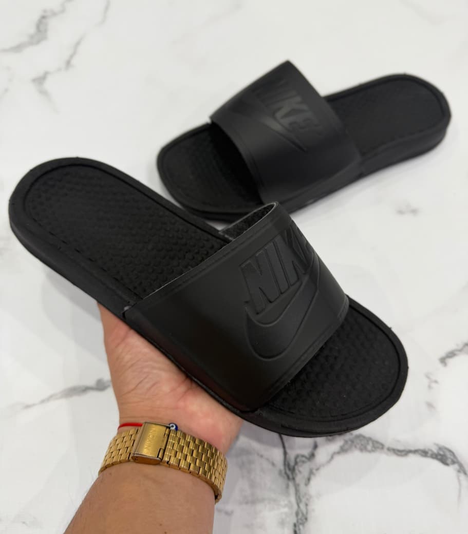 Ojota Nike Total Black