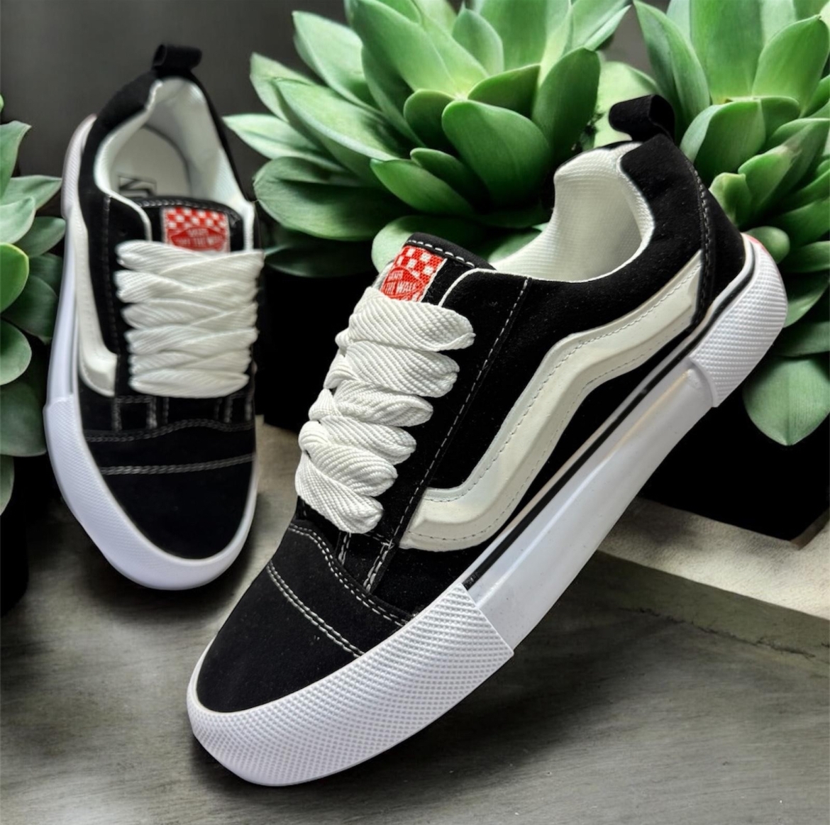 Vans Knu Negro/Blanco